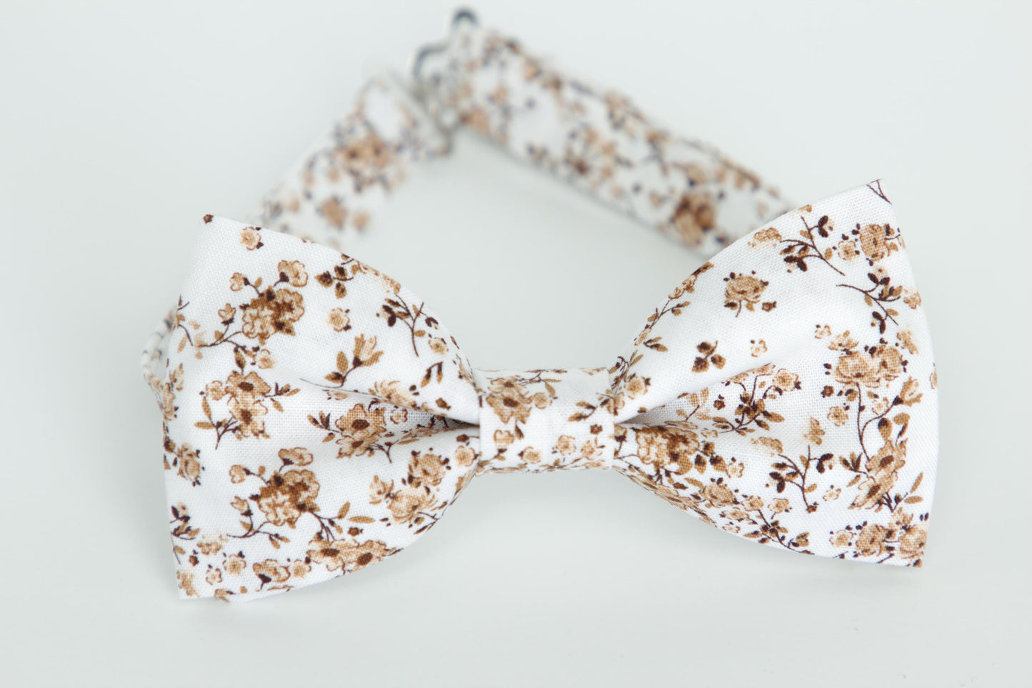Brown floral tie for men, tan floral necktie, wedding tie for grooms, groomsmen skinny tie, floral regular tie, rustic wedding