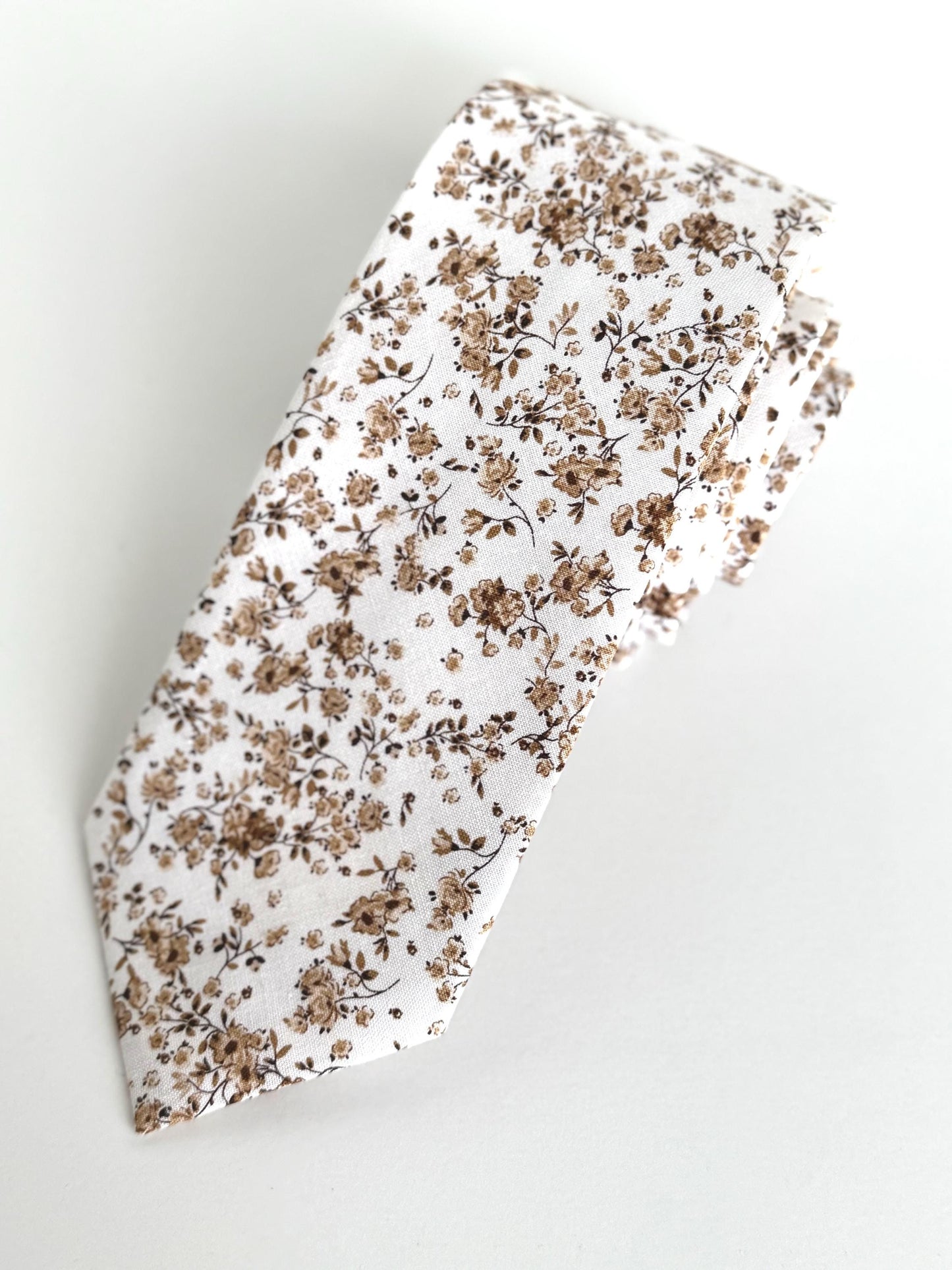 Brown floral tie for men, tan floral necktie, wedding tie for grooms, groomsmen skinny tie, floral regular tie, rustic wedding