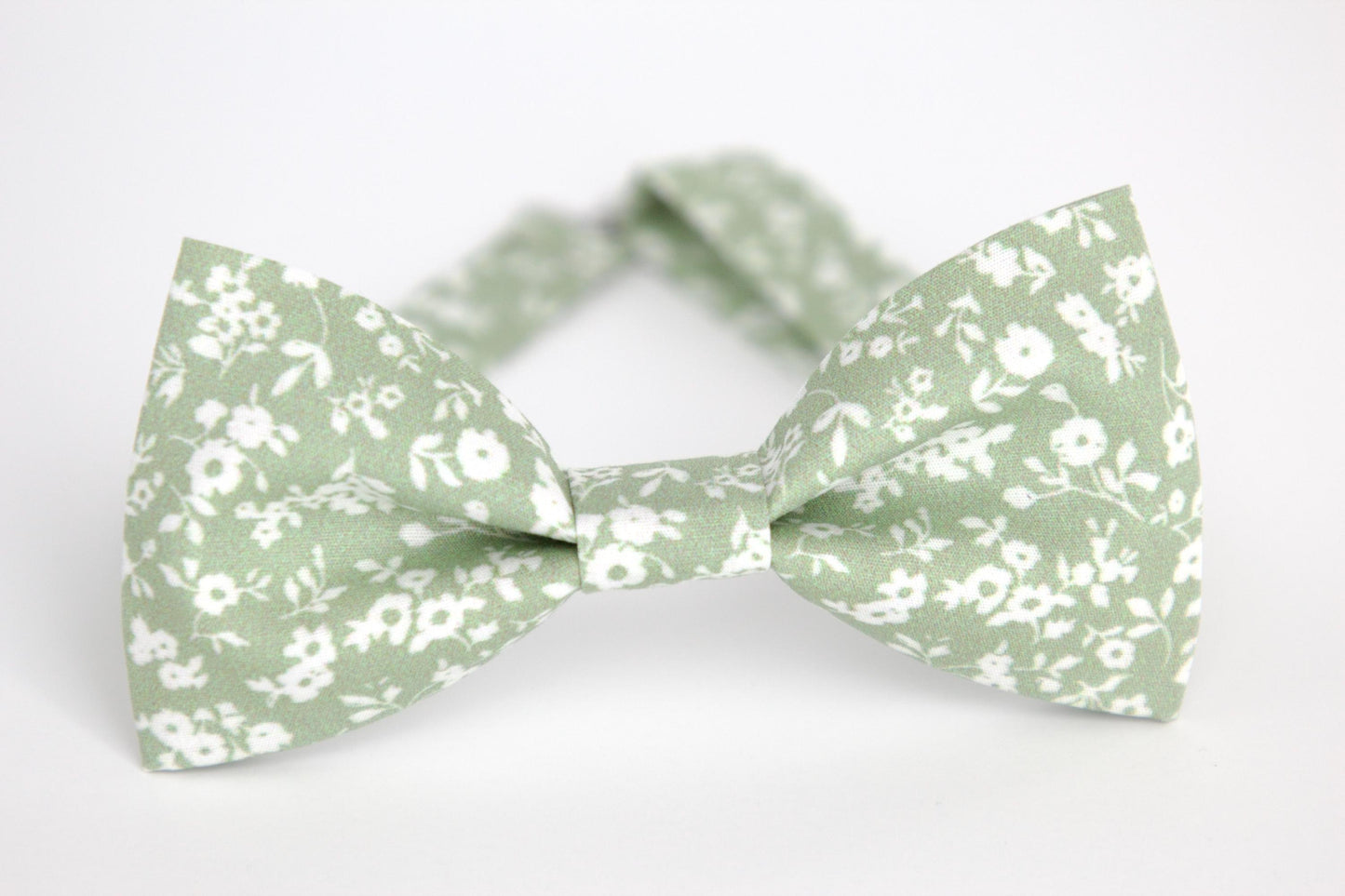 Sage green floral necktie, greenery bow tie for men and boys, pocket square, rustic wedding attire, groom long tie, groomsmen skinny tie