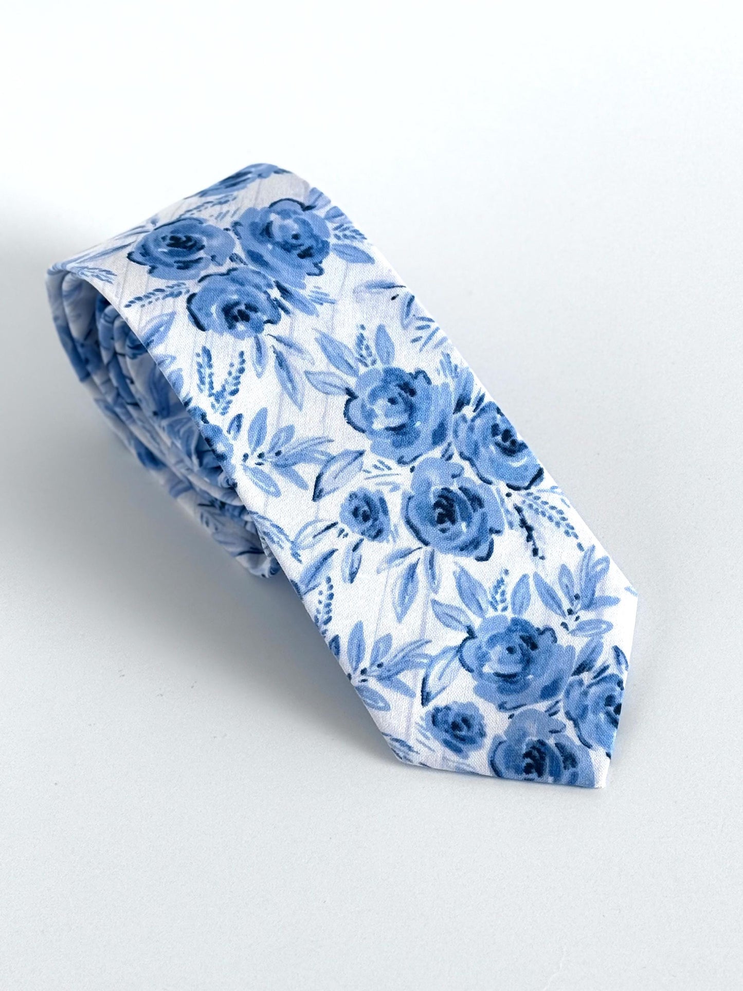 White Blue Floral necktie, skinny tie for men, wedding grooms floral long tie, blue flowers necktie, groomsmen necktie, bow tie