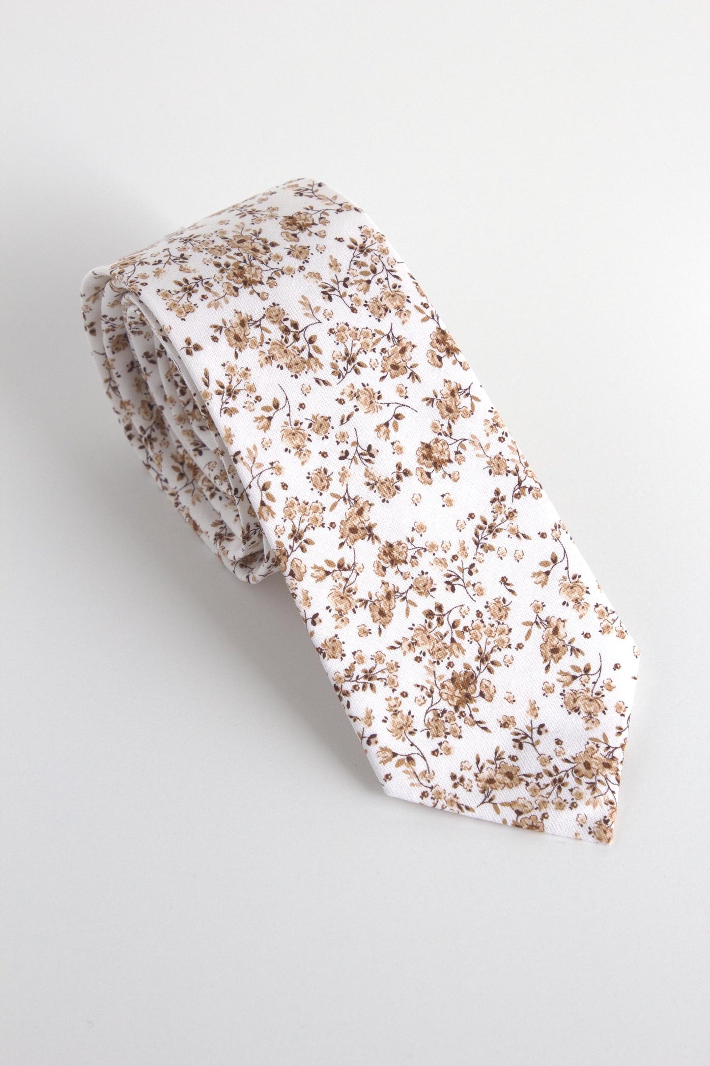 Brown floral tie for men, tan floral necktie, wedding tie for grooms, groomsmen skinny tie, floral regular tie, rustic wedding