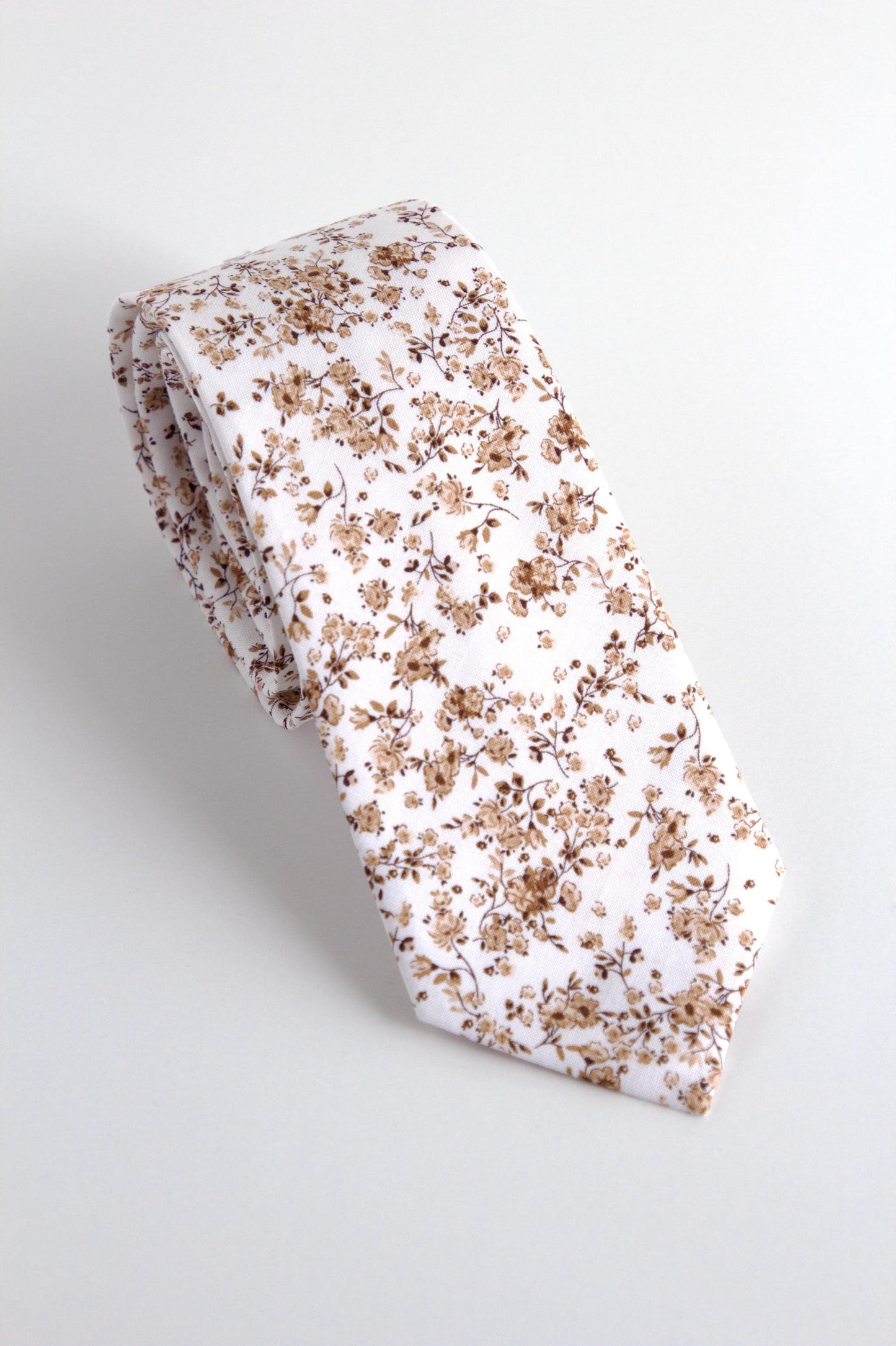 Brown floral tie for men, tan floral necktie, wedding tie for grooms, groomsmen skinny tie, floral regular tie, rustic wedding