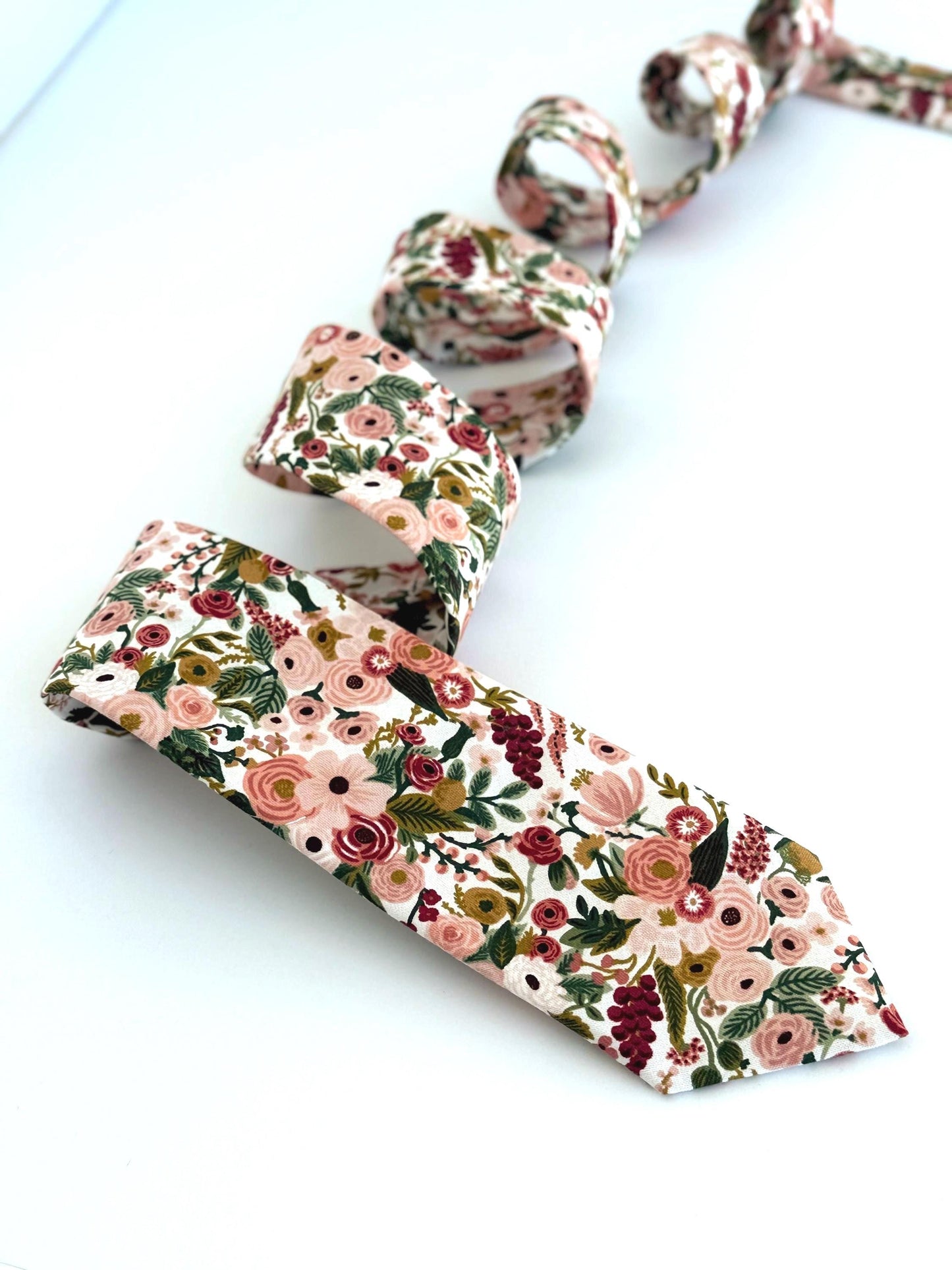 Men’s Floral Necktie, Wedding tie for grooms and groomsmen, Spring Wedding, blush pink floral necktie, Rose Garden Tie, Skinny Floral Tie