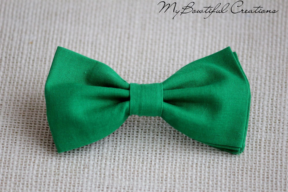 Emerald green bow tie, green bow tie, summer boy bow tie, bow tie for ringbearer, kids green bow tie, green bow tie for men