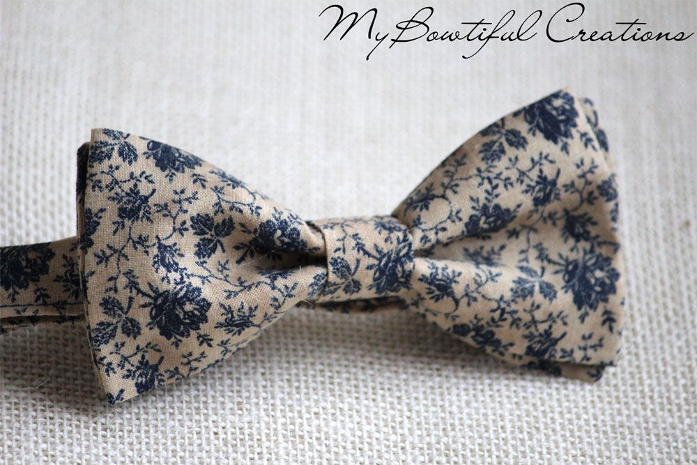 Navy blue bow tie, Tan navy floral bow tie, Mens Floral Tan Beige and Navy Blue Bowtie, Wedding bow tie,navy groomsmen bow tie, beige bowtie