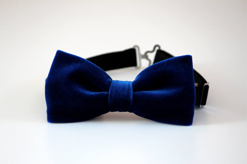 Royal blue velvet bow tie, men's wedding bow tie, groomsmen bow tie, ringbearer bow tie, boy's bow tie, kids bow tie, Christmas bow tie