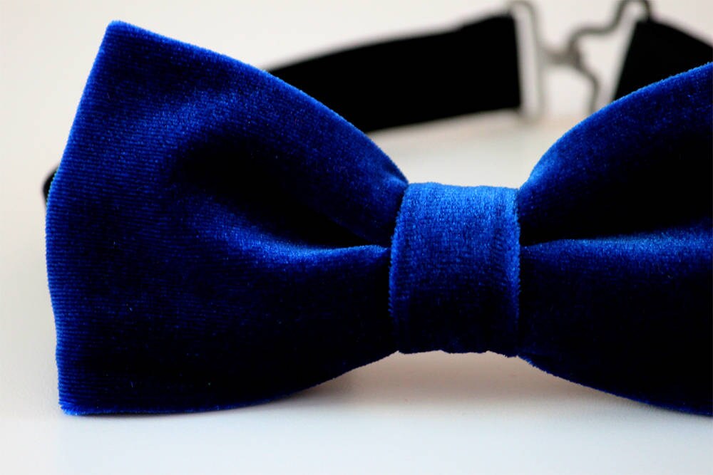 Royal blue velvet bow tie, men's wedding bow tie, groomsmen bow tie, ringbearer bow tie, boy's bow tie, kids bow tie, Christmas bow tie