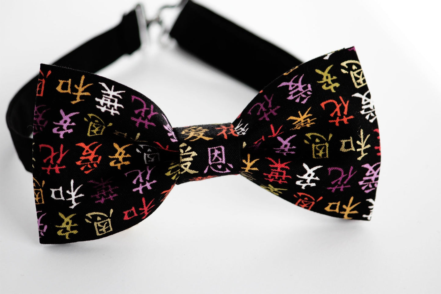 Japanese bow tie, kanji bowtie, gift for him, mens bow tie, black bow tie, chinesse bow tie, pre-tied bow tie