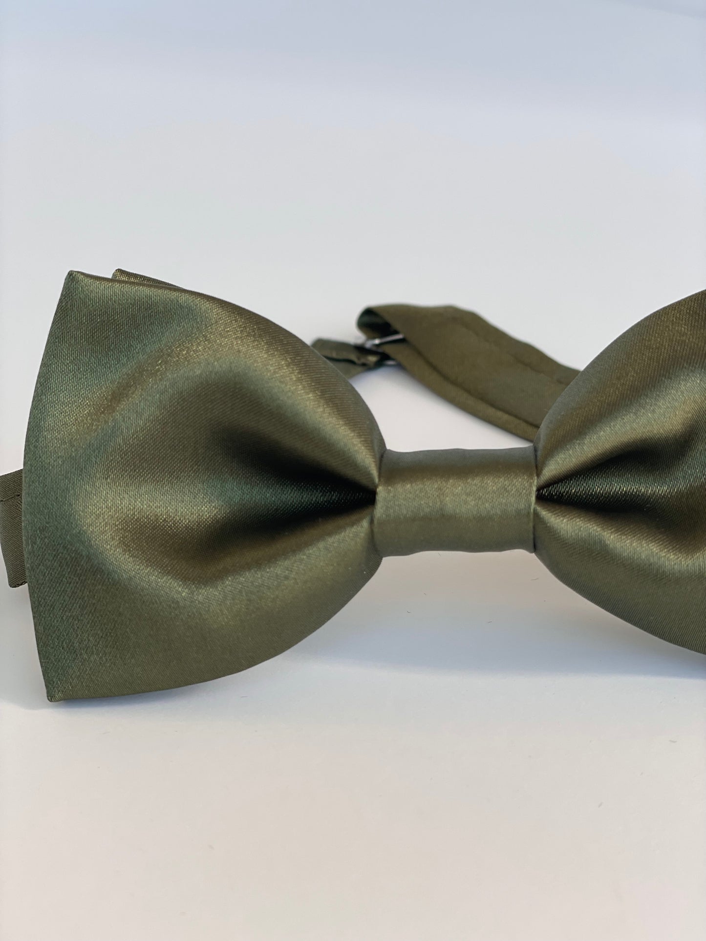 Olive satin bow tie, olive green silky bowtie, mens wedding bow tie, rustic, boho, groomsmen, grooms, ring bearer olive bow tie, boys bowtie