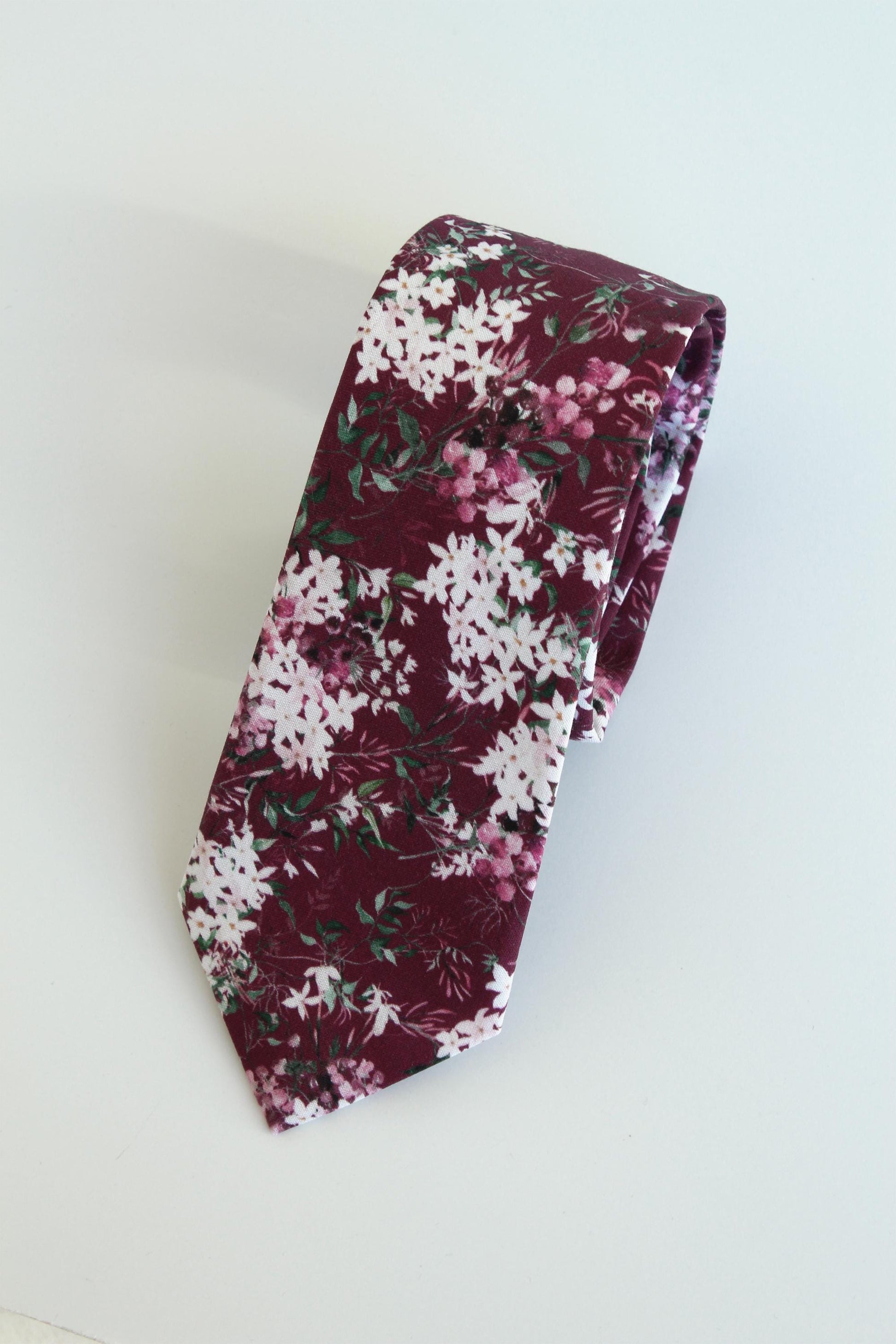 Chianti floral necktie, bow tie, pocket square, burgundy chianti floral wedding tie for men, chianti floral bow tie, vintage floral tie