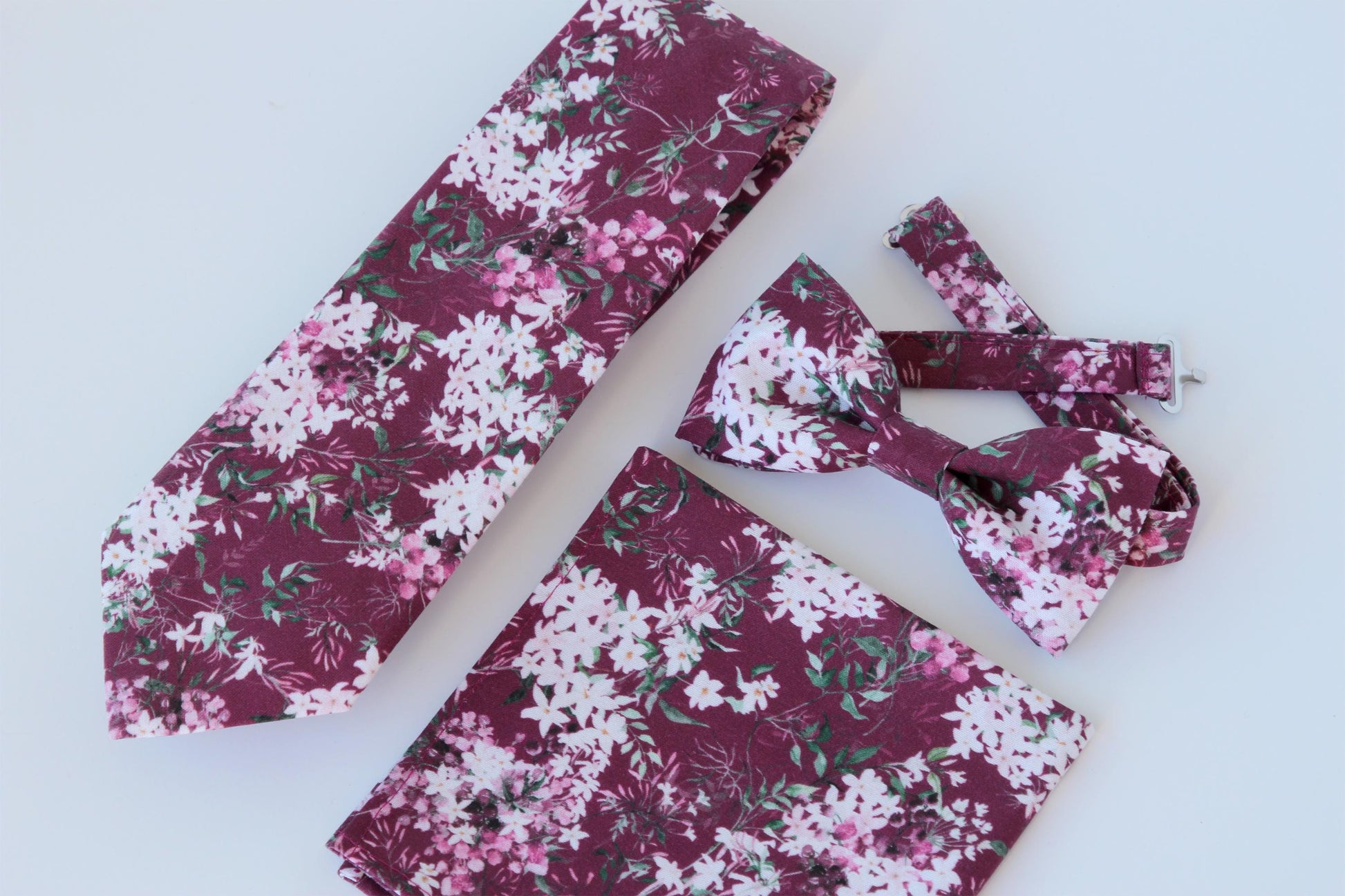 Chianti floral necktie, bow tie, pocket square, burgundy chianti floral wedding tie for men, chianti floral bow tie, vintage floral tie