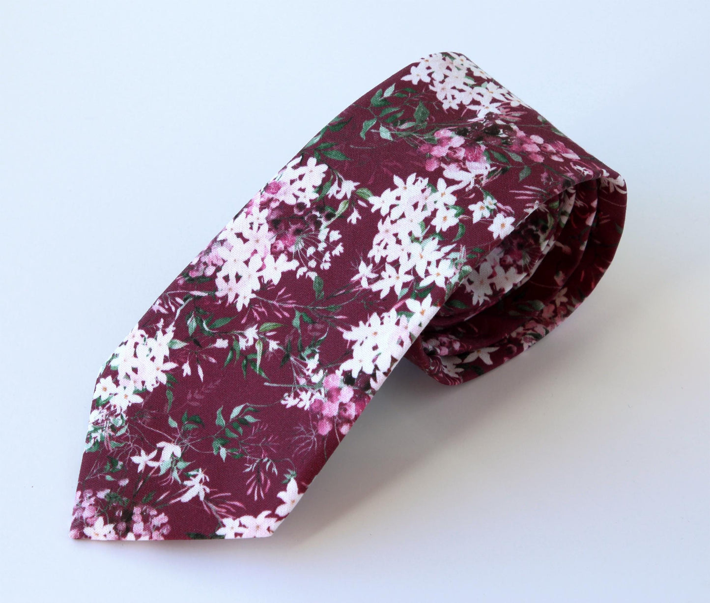 Chianti floral necktie, bow tie, pocket square, burgundy chianti floral wedding tie for men, chianti floral bow tie, vintage floral tie