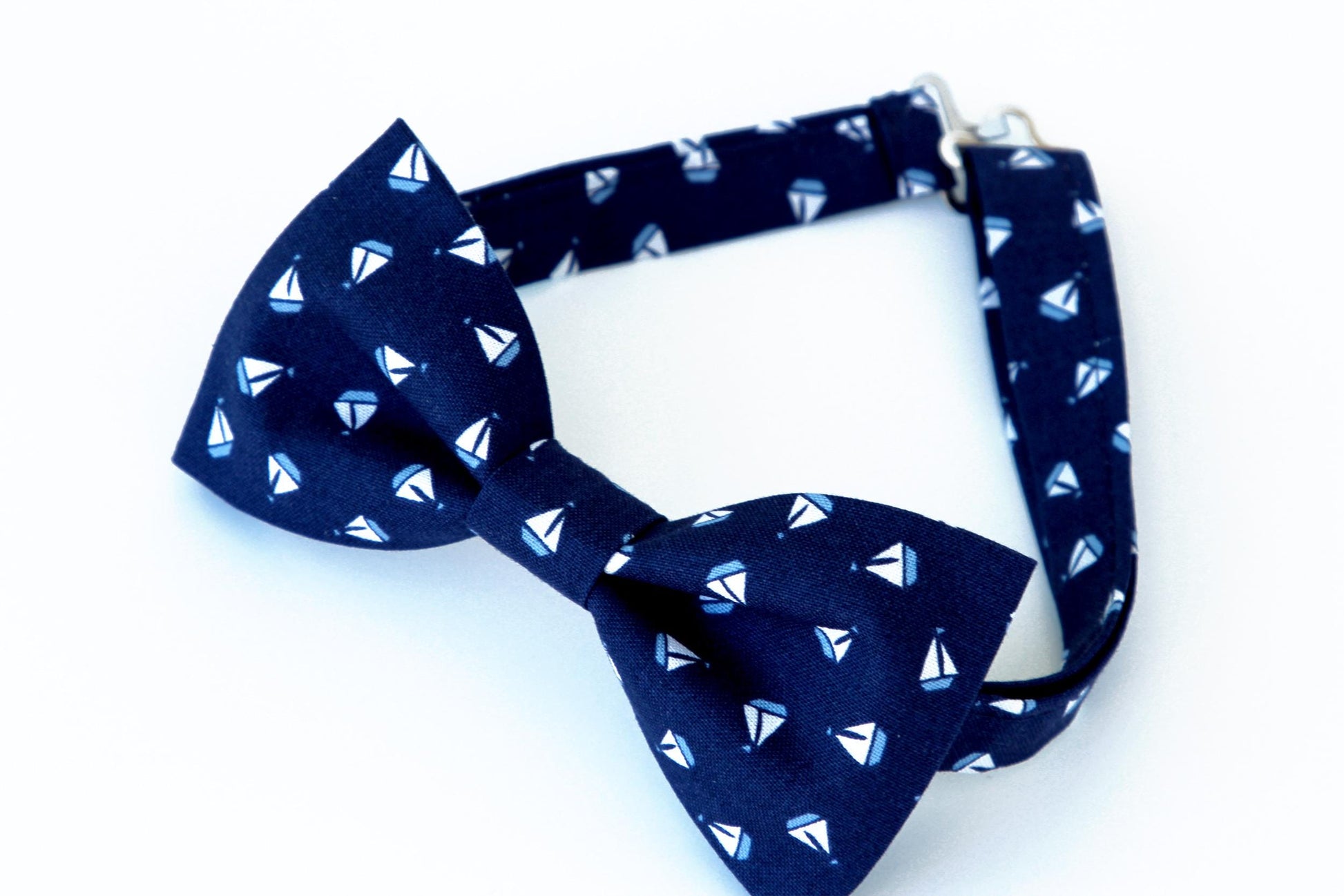 Navy sail boats bow tie, navy blue bowtie for men and boys, boats bow tie, vacation, summer bow tie, nautical bow tie, beach bow tie