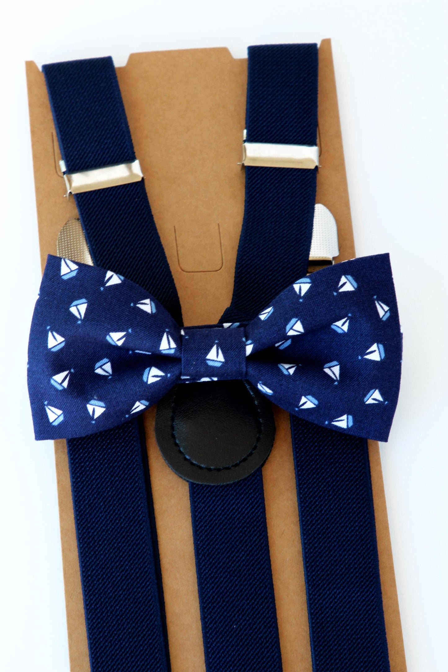 Navy sail boats bow tie, navy blue bowtie for men and boys, boats bow tie, vacation, summer bow tie, nautical bow tie, beach bow tie