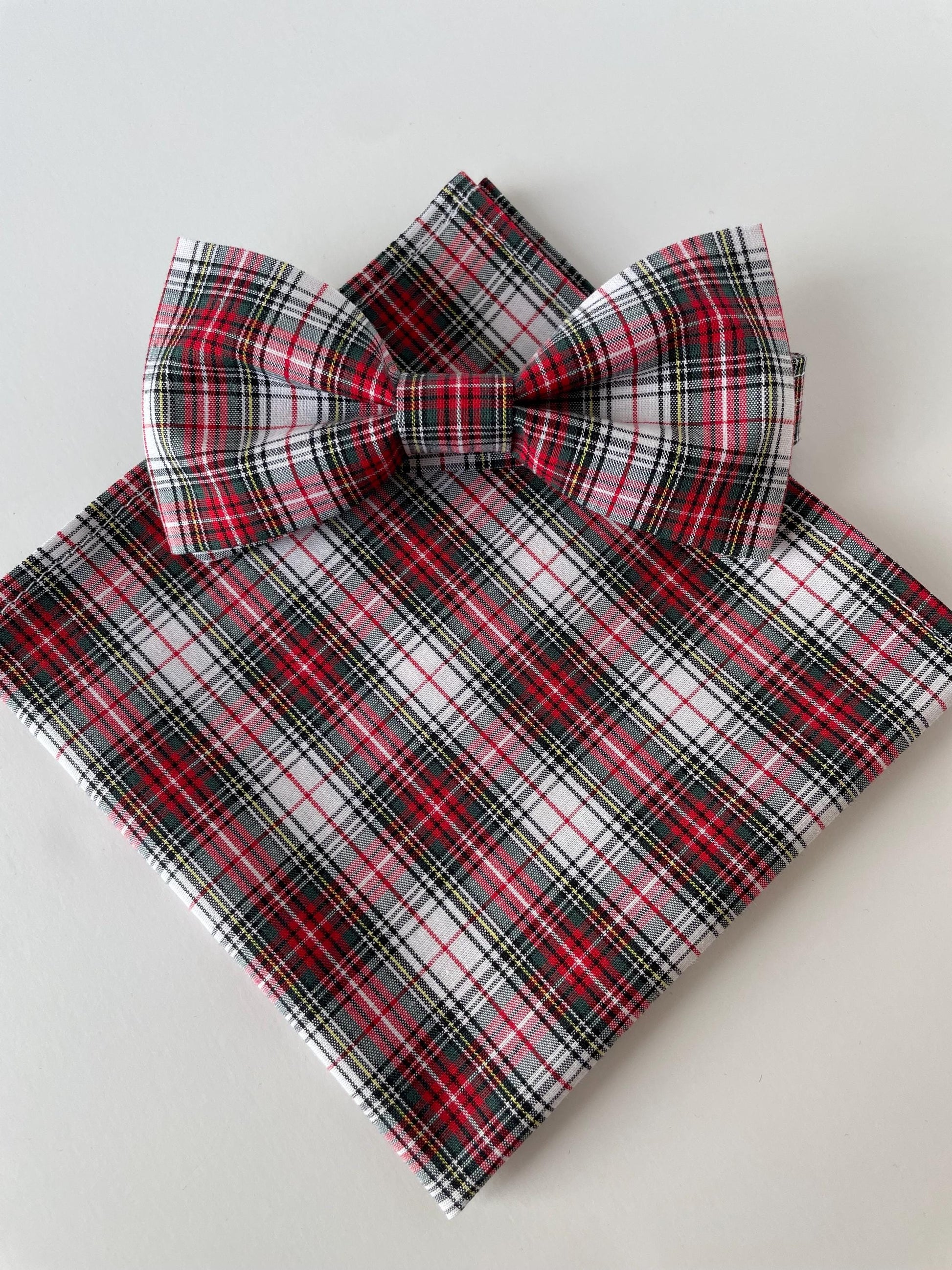Christmas plaid bow tie for men and boys, Christmas gift, Gift for him, Holiday Outfit, Stocking stuffers, Holiday bowtie, red plaid bow tie