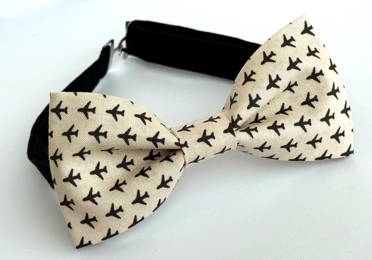 Airplanes bow tie, avia bow tie for men and boys, gift for him, gift for pilot, ivory with black airplane bow tie
