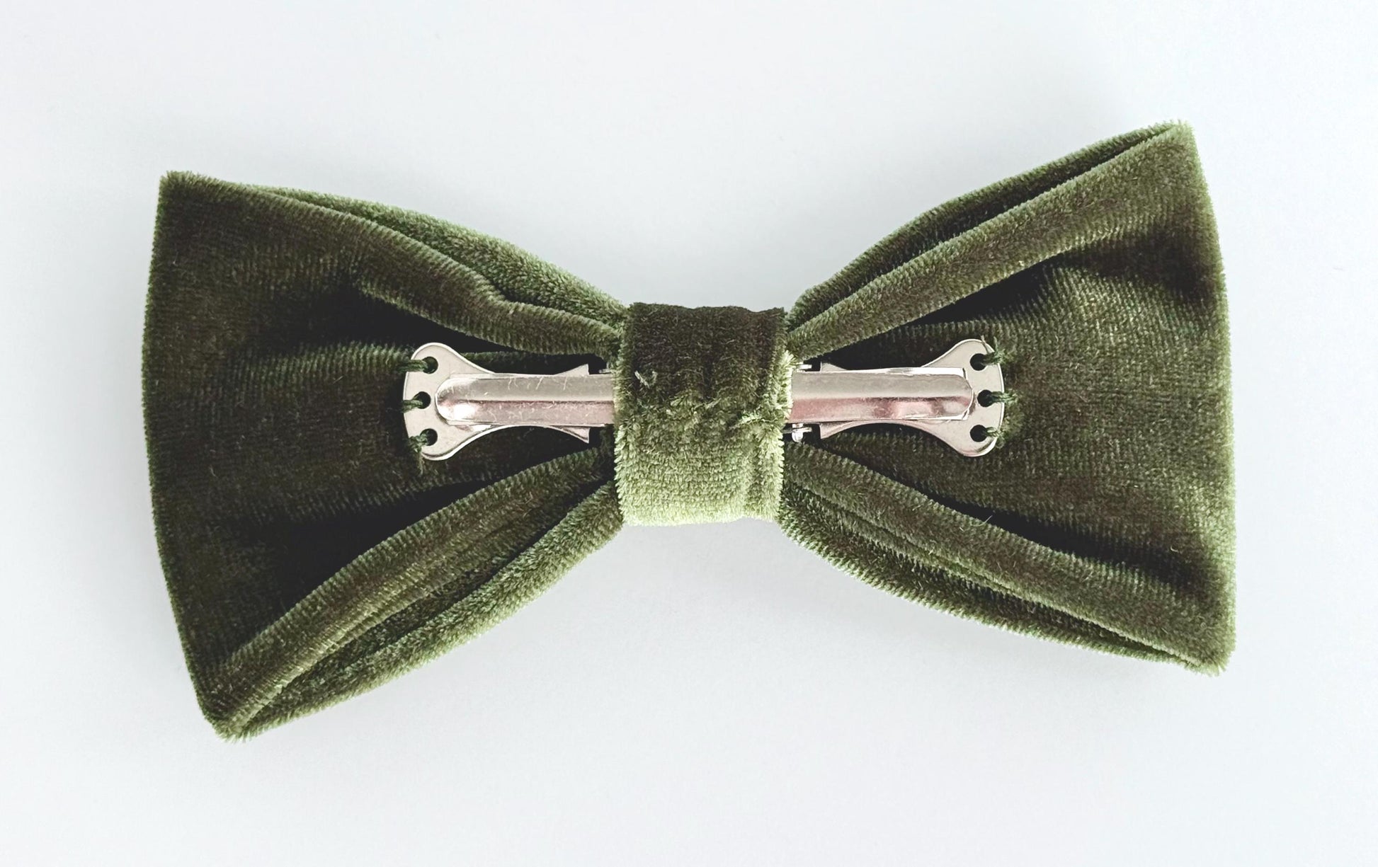 Olive green velvet bow tie for men and boys, wedding green bow tie, groom bow tie, olive men’s bow tie, pocket square