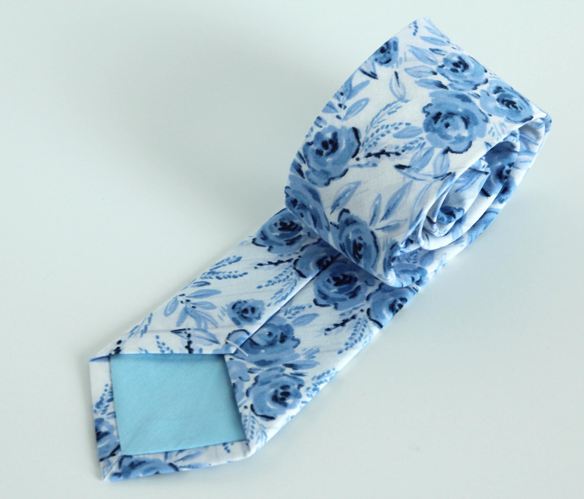 White Blue Floral necktie, skinny tie for men, wedding grooms floral long tie, blue flowers necktie, groomsmen necktie, bow tie