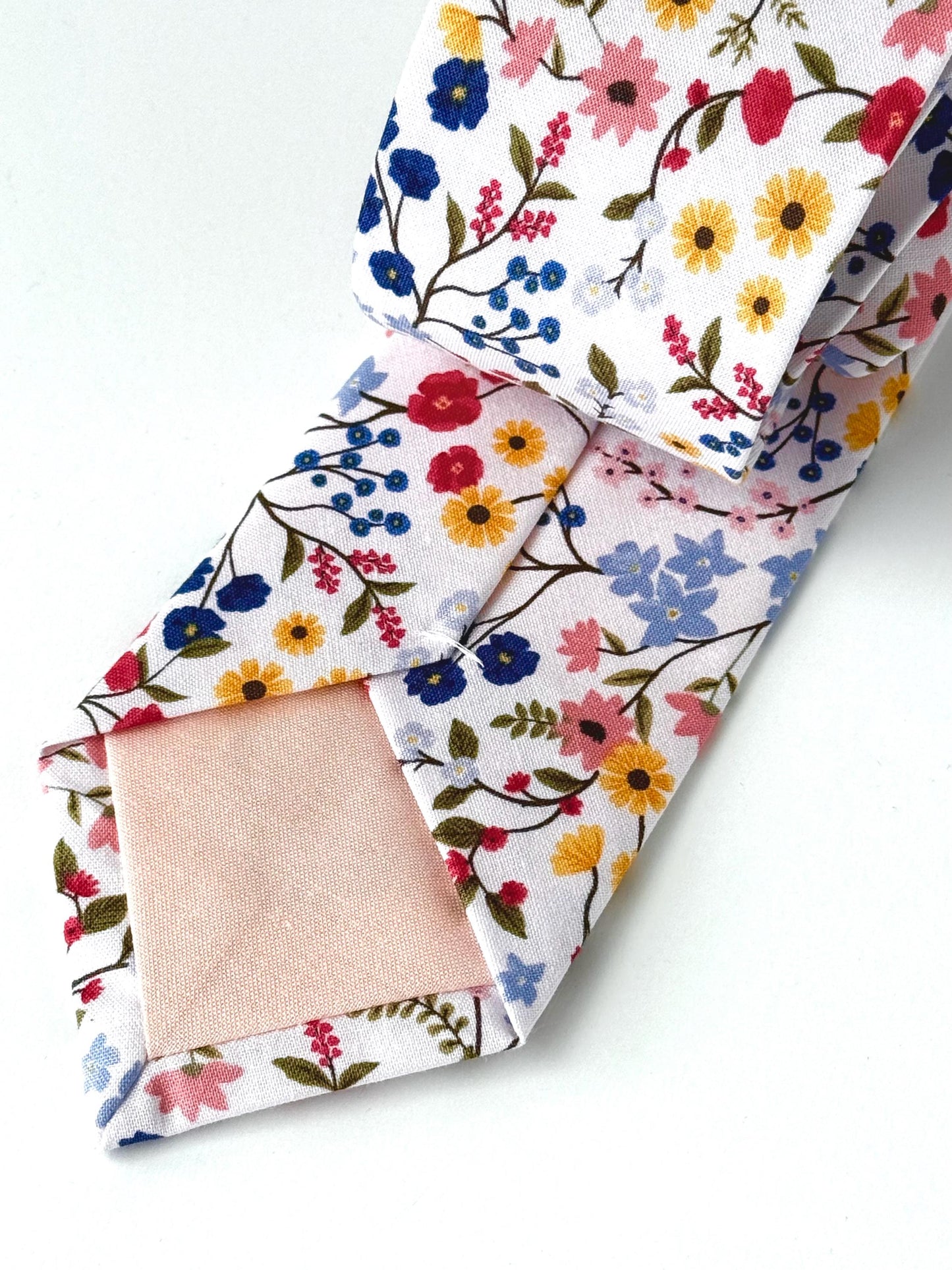 Red blue floral necktie for men and boys, wedding floral tie, skinny tie, blue flowers tie and pocket square