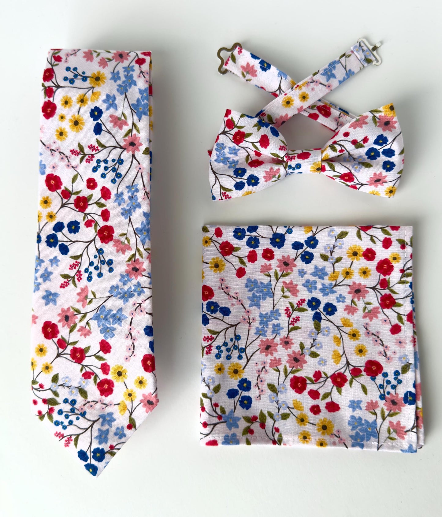 Red blue floral necktie for men and boys, wedding floral tie, skinny tie, blue flowers tie and pocket square