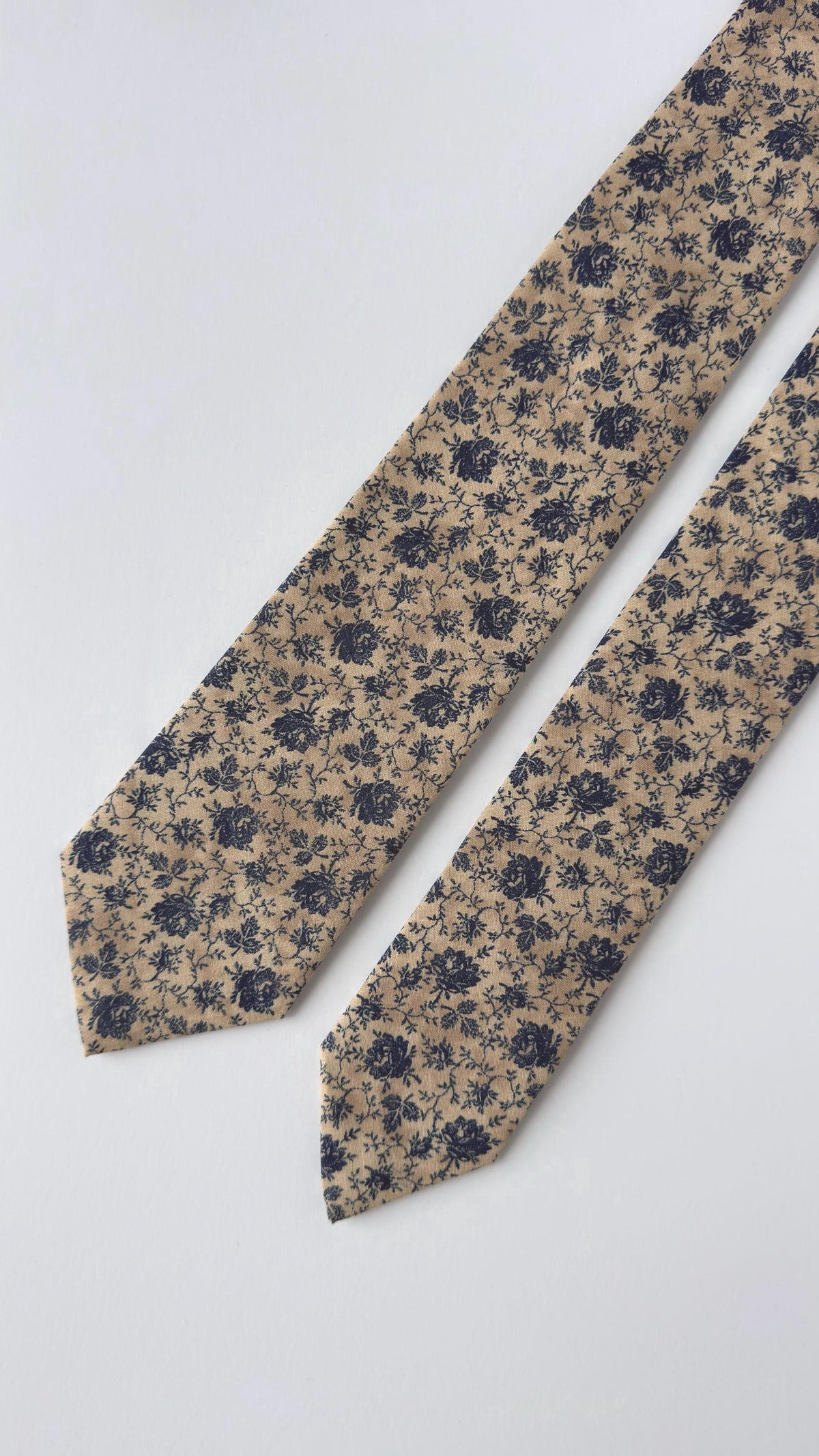 Navy Blue Floral Necktie, Tan Wedding Tie for Groom, Vintage Botanical Tie, Rustic Wedding Men’s Tie, Fall Wedding Accessory