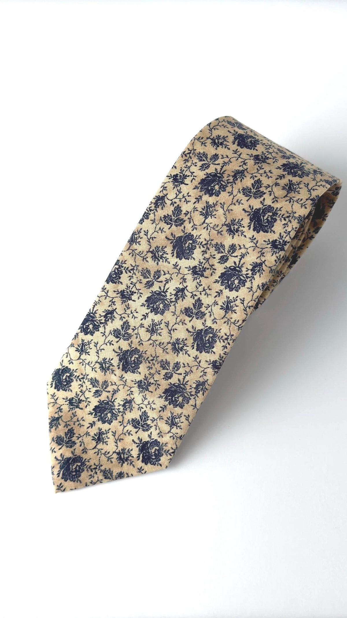 Navy Blue Floral Necktie, Tan Wedding Tie for Groom, Vintage Botanical Tie, Rustic Wedding Men’s Tie, Fall Wedding Accessory