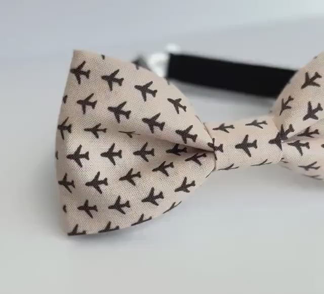 Airplanes bow tie, avia bow tie for men and boys, gift for him, gift for pilot, ivory with black airplane bow tie