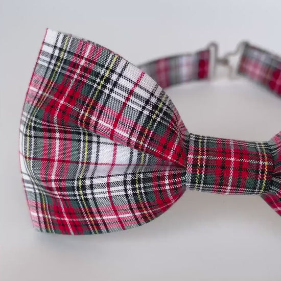 Christmas plaid bow tie for men and boys, Christmas gift, Gift for him, Holiday Outfit, Stocking stuffers, Holiday bowtie, red plaid bow tie