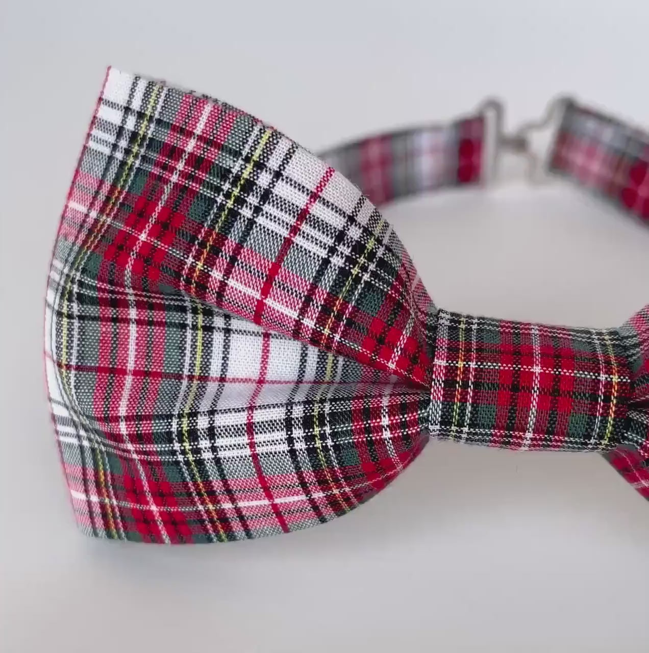 Christmas plaid bow tie for men and boys, Christmas gift, Gift for him, Holiday Outfit, Stocking stuffers, Holiday bowtie, red plaid bow tie