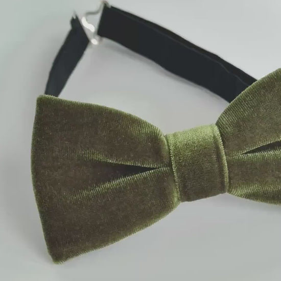 Olive green velvet bow tie for men and boys, wedding green bow tie, groom bow tie, olive men’s bow tie, pocket square