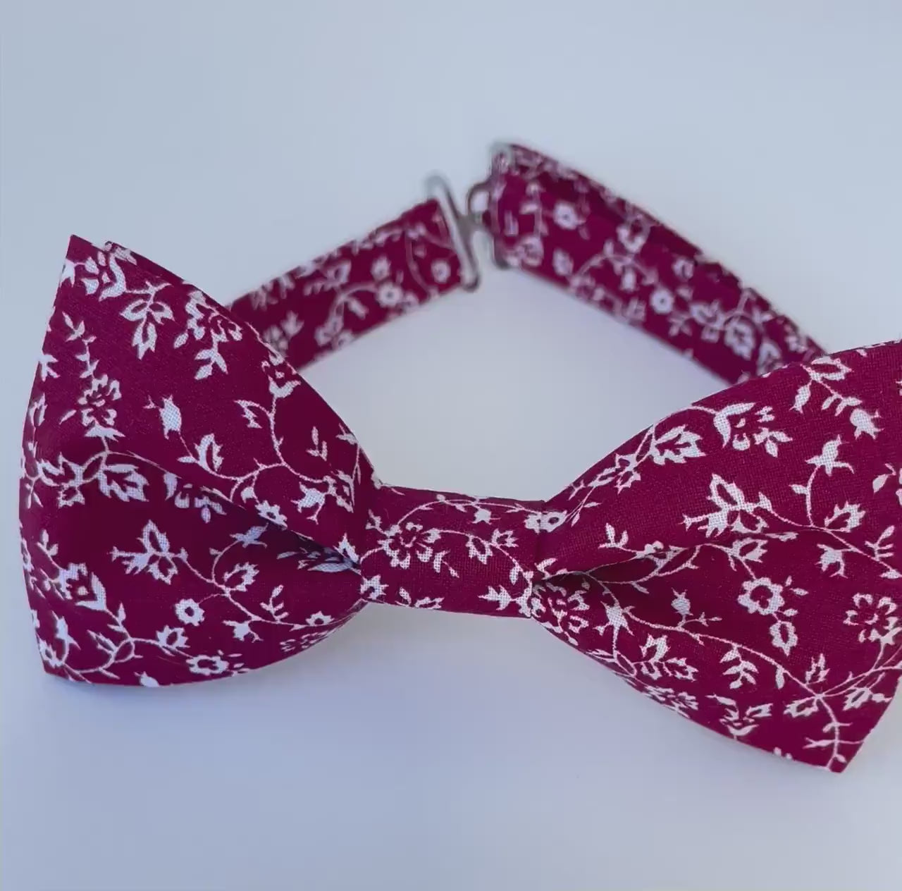 Burgundy floral bow tie for men and boys, brown suspenders, wine suspenders, wedding outfit, groomsmen wine bow tie, merlot bowtie, ringboy