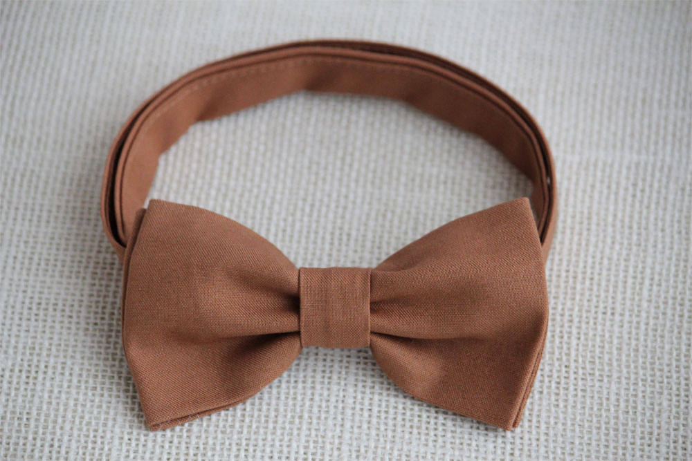 Brown bowtie, Hazelnut brown bow tie, mens bow tie, boys bow tie, pre-tied bow tie, brown wedding, groom bow tie