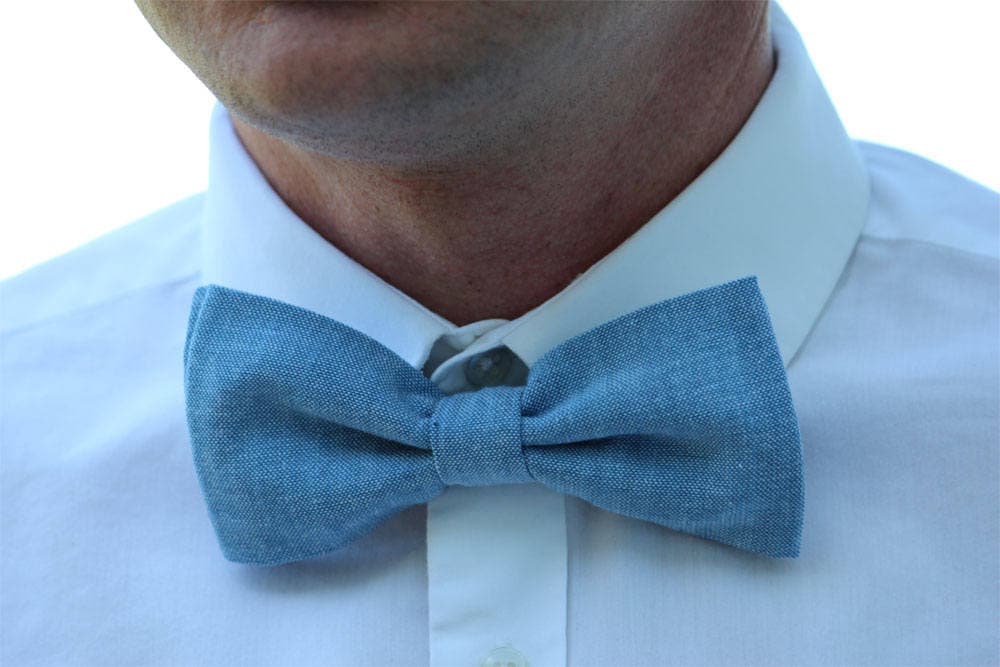 Blue jeans bow tie, light blue denim bow tie, light blue jeans boys bow tie, denim bow tie, mens blue bow tie, mens light blue bow tie