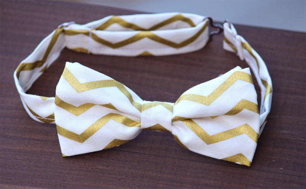 Gold white chevron bow tie, gold chevron bow tie, boys bow tie, mens gold bow tie, wedding bow tie, ring bearer bow tie, groomsmen bow tie