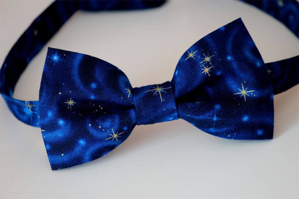 Blue star bow tie, mens blue bow tie, boys stars bow tie, blue bowties, gift for him, pre-tied bow tie, bow tie for boys, stars sky bow tie