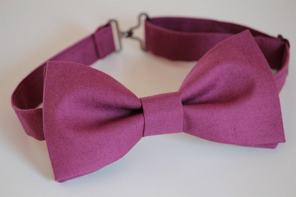 Plum bow tie, boys bow tie, plum mens bow tie, wedding bow tie, groomsmen bow tie, groom bow tie, ring bearer bow tie, fall bow tie, purple