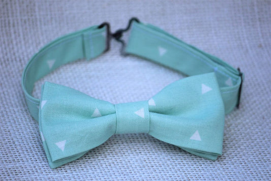 Mint bow tie, mint white triangles boys bow tie, boys bow tie, ringboy bow tie, ring bearer bow tie, mint white bow tie, mint green bow tie