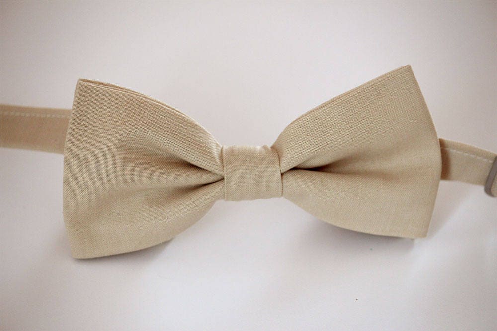 Champagne bow tie, tan bow tie, mens bow tie, groom bow tie, groomsmen bow tie,wedding bow tie, ring bearer bow tie, boys bow tie, beige tie