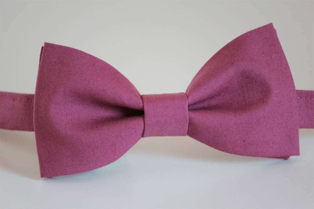 Plum bow tie, boys bow tie, plum mens bow tie, wedding bow tie, groomsmen bow tie, groom bow tie, ring bearer bow tie, fall bow tie, purple