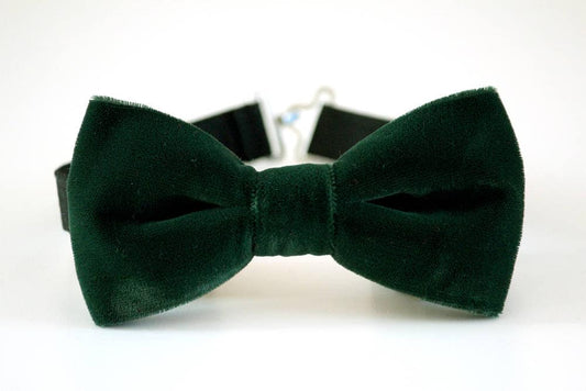 Dark green (almost black) velvet bow tie, Christmas, wedding bow tie, groom bow tie, men's bow tie, groomsmen bow tie, boy's bow tie