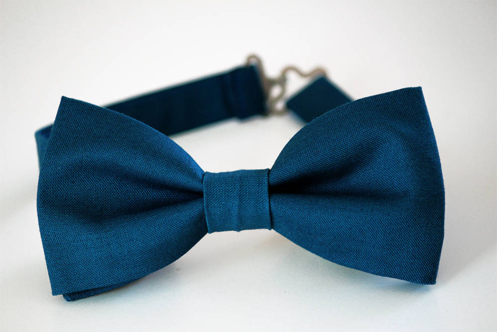 Sea blue men's bow tie, prussian bow tie, wedding bow tie, blue tie, groom bow tie, groomsmen bow tie, ringbearer bow tie, ring boy bow tie