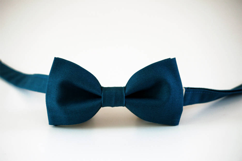 Sea blue men's bow tie, prussian bow tie, wedding bow tie, blue tie, groom bow tie, groomsmen bow tie, ringbearer bow tie, ring boy bow tie