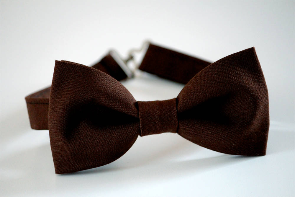 Brown bow tie, men's bow tie dark brown, wedding bow tie, groomsmen bow tie, fall bow tie, ringbearer bow tie, chocolate bow tie, boys tie