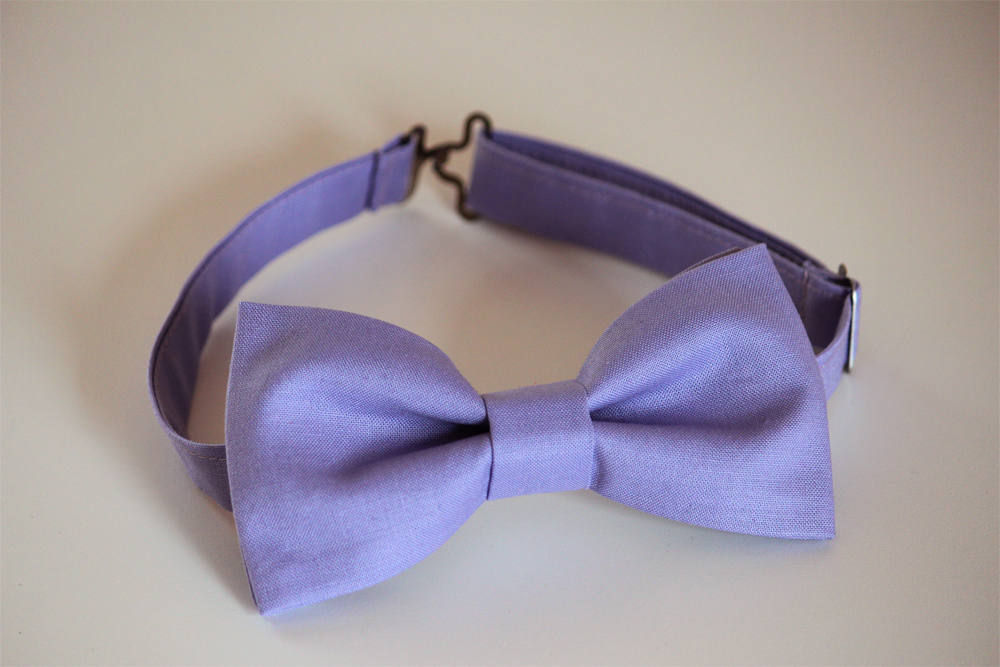 Lavender bow tie, men's wedding bow tie, groomsmen bow tie, groom bow tie, ringbearer bow tie, ringboy bow tie, purple bow tie for men