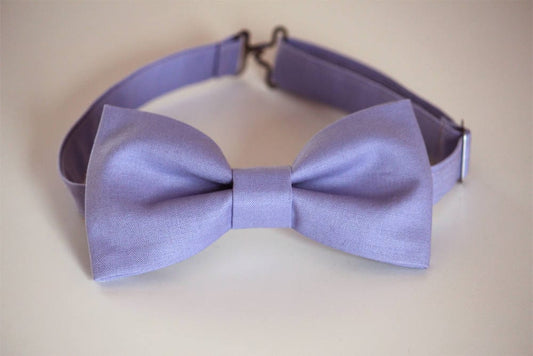 Lavender bow tie, men's wedding bow tie, groomsmen bow tie, groom bow tie, ringbearer bow tie, ringboy bow tie, purple bow tie for men