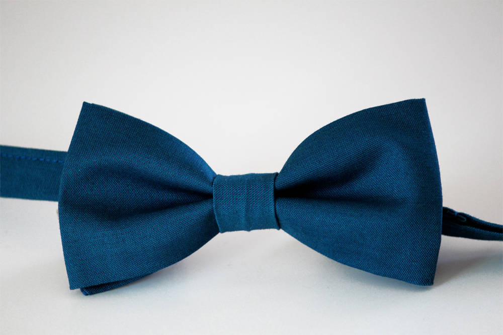 Sea blue men's bow tie, prussian bow tie, wedding bow tie, blue tie, groom bow tie, groomsmen bow tie, ringbearer bow tie, ring boy bow tie