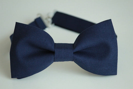 Navy bow tie, navy blue bow ties for men, blue boys bow tie, wedding bow tie, groom bowtie, groomsmen bow tie, ring bearer bow tie, ringboy