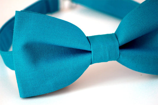 Turquoise bow tie, teal blue bow tie, mens bow tie, kids bow tie, groomsmen bow tie, groom bow tie, wedding bow tie, ring bearer bowtie