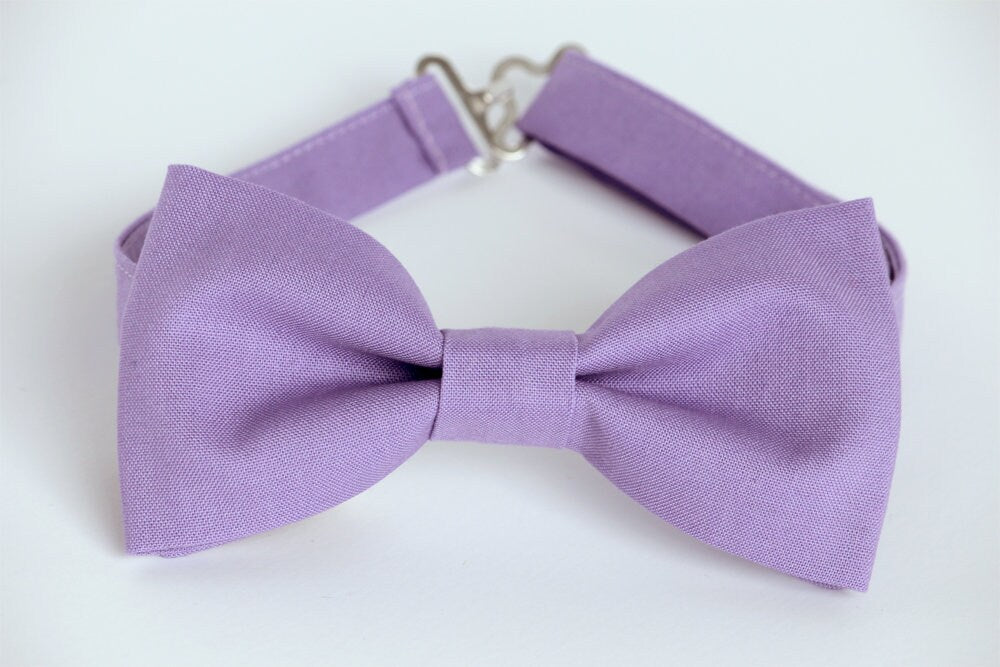 Lavender bow tie, wedding bow tie, mens purple bow tie, violet boys bow tie, groomsmen bow tie, groom, ring bearer bow tie, lilac bow tie