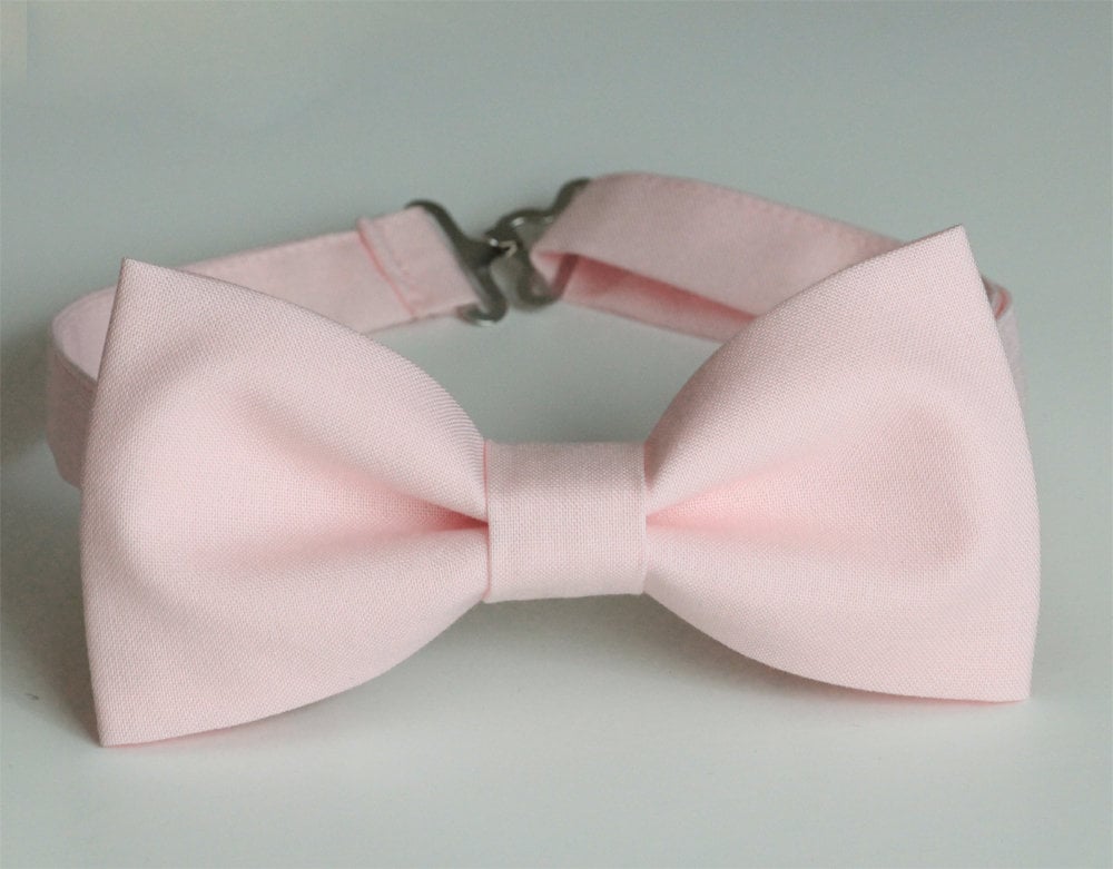 Light pink bow tie, blush pink bow tie, wedding bow tie, grooms bowties, bow ties for men, pink boys bow tie, blush bow tie, mens pink tie